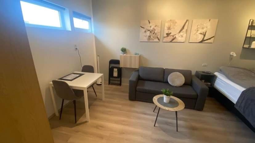 Bergone Apartment Njarthvik Екстериор снимка